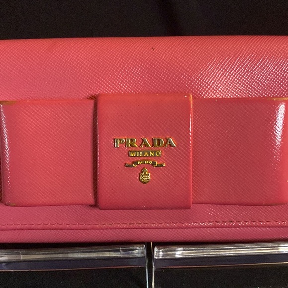 PRADA Saffiano Wallet W/Certificate of Authenticity - Picture 2 of 14